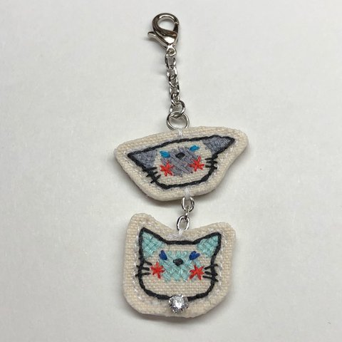 シャム猫刺繍チャーム2連②