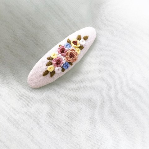 花刺繍ヘアピン