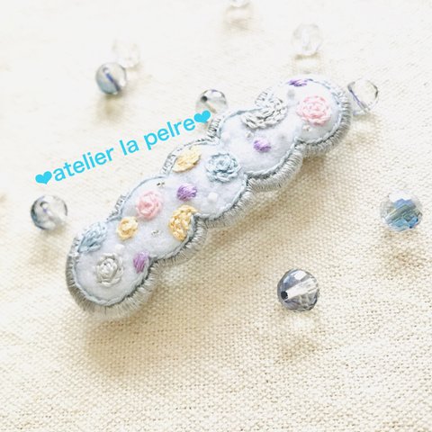 🍭ポップ🍭ふわりバレッタ【ビーズ刺繍】