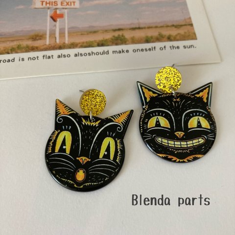  【1ペア】ピアス　猫さん　ビッグフェイスピアス