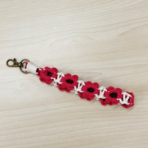 マクラメキーホルダー マクラメ ハンドメイド お花のキーホルダー