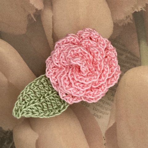 レース編み♪花びらいっぱいお花のブローチ