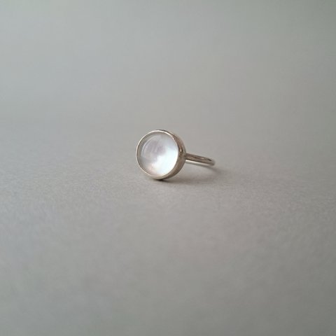 【12号】銀のホワイトシェルと水晶のリング