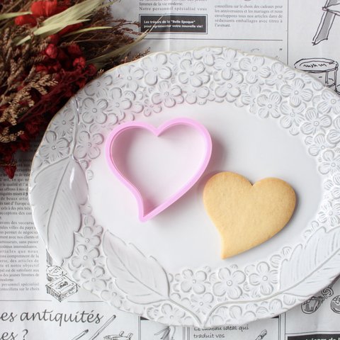 シュッとしたハート　バレンタイン　クッキー型