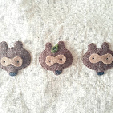 刺繍　縦長　巾着袋　たぬき