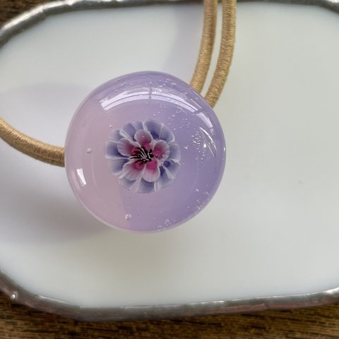 ガラスの ヘアゴム 花ひとつぶ　ほんのりピンク×紫