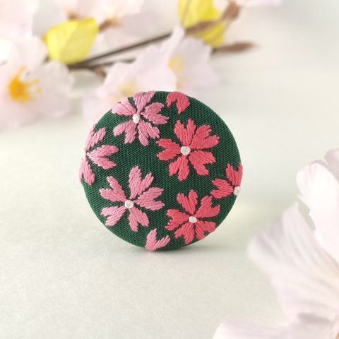 サクラソウの刺繍ブローチ　プレゼント　春