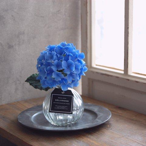 ◆粘土のお花◆　紫陽花をぽってりガラスボトルに飾って・・・ブルー　高さ約16センチ　A392