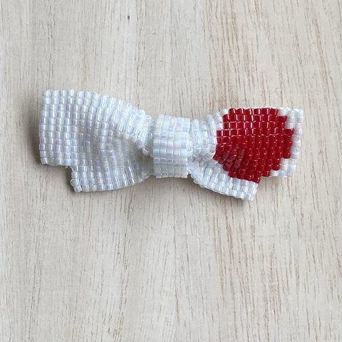 240.ビーズ織りのリボンブローチ