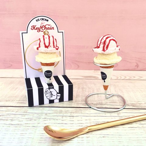 アイスクリームキーホルダー バッグチャーム ストロベリー ICECREAM KEYCHAIN STRAWBERRY