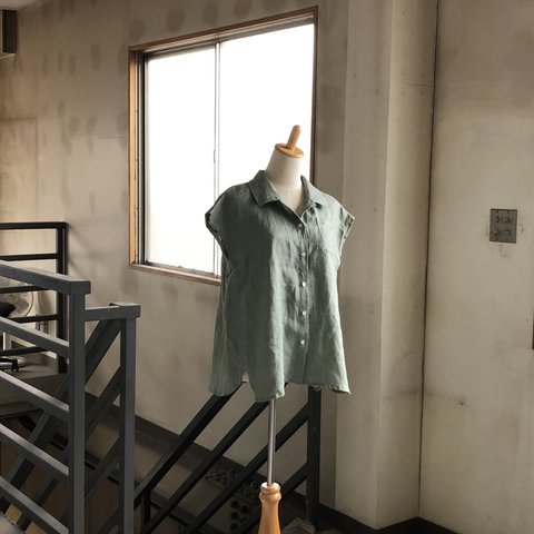 Leaf green シェルボタン　ブラウス frech linen100% 