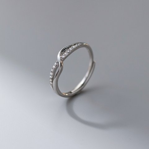 シルバー925 　　細め　華奢　ニュアンス　クロス　リング　　指輪　silver925 フリーサイズ　大きさ調整可能