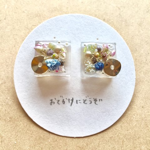 レジン しかくピアス