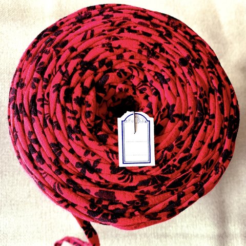 【9㍍ずつ販売】UP CYCLE♻️🇹🇷トゥルキエTürkiye yarn red/black flowerオマケビーズなしタイプ