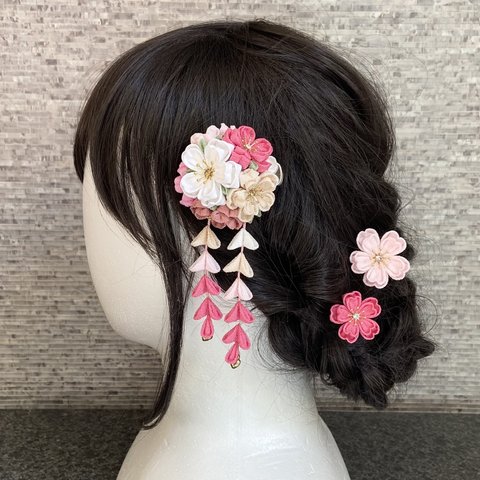 Sale!! ひな祭り♡七五三♡卒業式 桜ブーケのヘアクリップ +Uピンset  ローズピンク ベージュ   *つまみ細工 *着物 *和装 *3歳