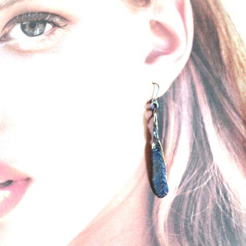 Titanium　pierced earrings=飾り羽のピアス=４７mm・サービス価格