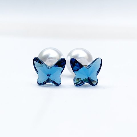 蝶のパールキャッチピアス🦋デニムブルー（チタンポストピアス／サージカルステンレスピアス）