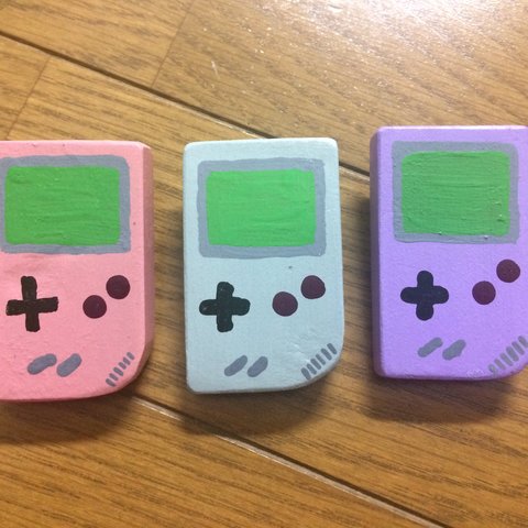 ゲームのブローチ  (ピンク)