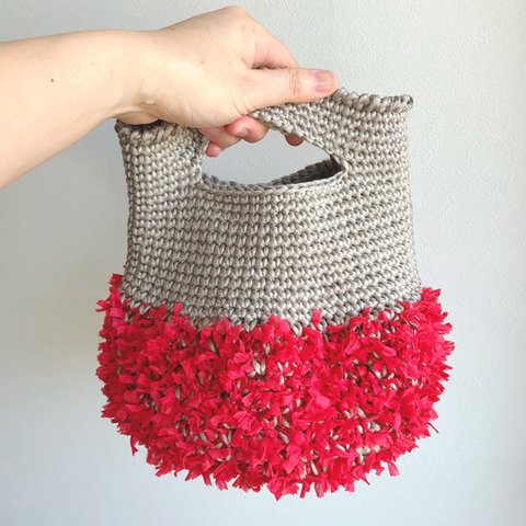 リネンかぎ針編みバッグ　赤いフリンジ