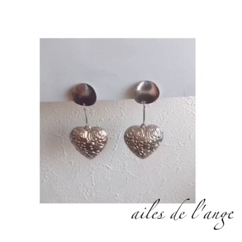 no.290 - Big heart  concho earrings