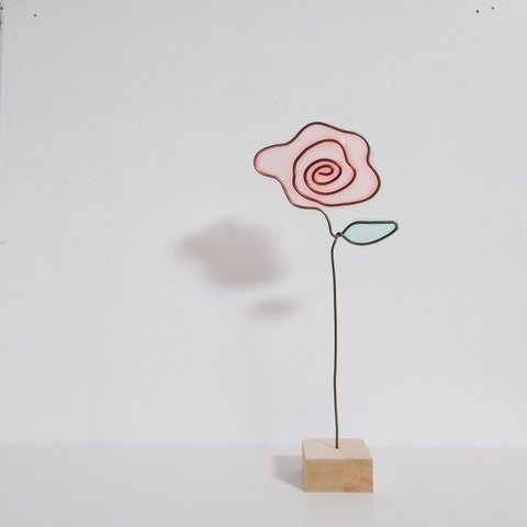 ステンドグラス 風 バラ　薔薇　ワイヤークラフト　花　お花　置物　インテリア
