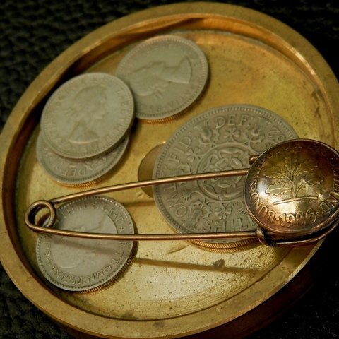 ＃B6　Deutsche（旧西独） Coin Brooch