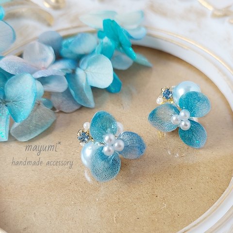紫陽花ビジューピアス-Bijou with flowers winter blue pierce-【ウィンターブルーグラデーション】