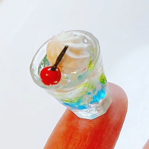 初夏のクリームソーダキーホルダー＊琉球ガラスで作成＊