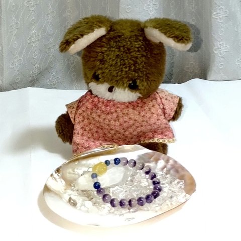 【一点限り再入荷なし】ガンバレ受験生！バイカラー＋ファントムフローライトブレスレット A Bicolour + phantom florite bracelet with a cute rabbit