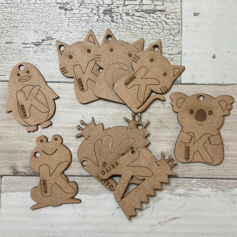 どうぶつ　キーホルダー　ネームホルダー　ネームタグ　名札　アルファベット１文字　★MDF★名前入れ