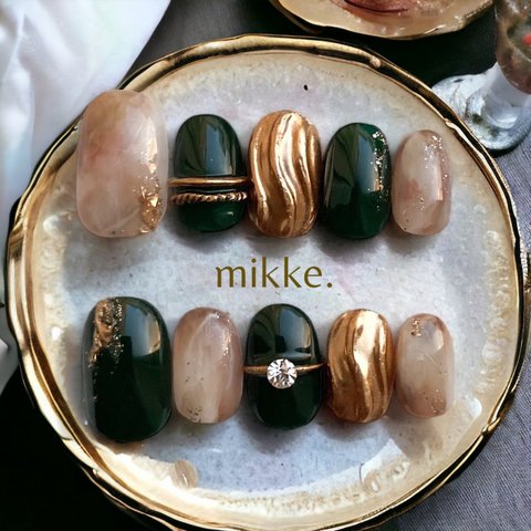 【 カラー変更無料 】ネイルチップ〔 mikke. 〕グリーン 大理石 秋