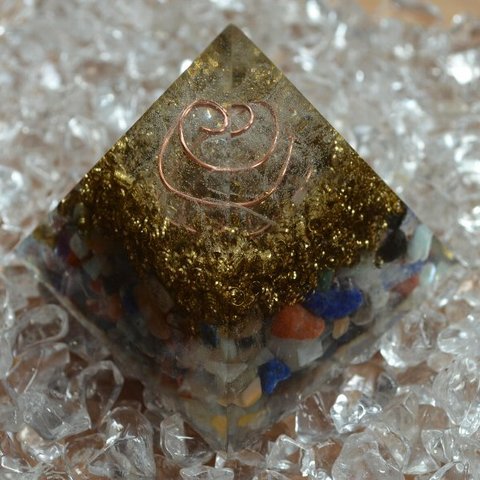 オルゴナイト （6.0cmピラミッド型）【MIX】