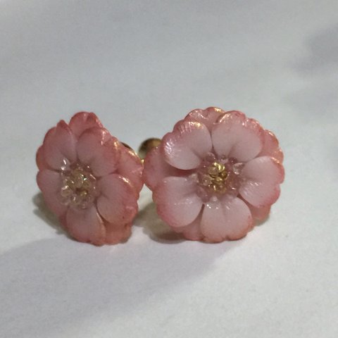 八重桜の1粒ピアス