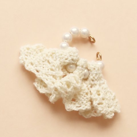 Perl & lace Ear cuff