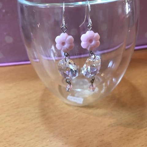 オクタゴンピアス ピンク 花