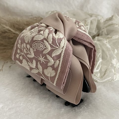 インド刺繍リボンのバンスクリップ(ピンク)