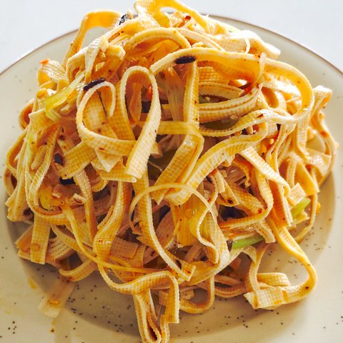 【薬膳ラー油&中華湯葉和え・辛口】（辣拌豆腐皮）湿度の高い梅雨、暑い夏を乗り越えるのに欠かせないスタミナおつまみ！タンパク質たっぷり中華湯葉&自家製薬膳ラー油が最高♪