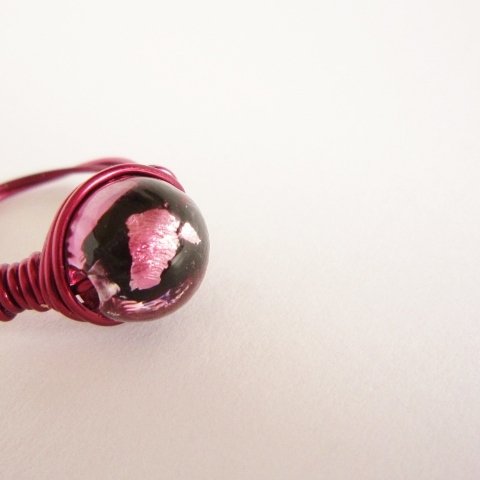 Red　eye　Wire　Ring