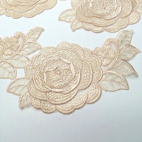 20枚　ラメ入りキラキラ　刺繍　お花モチーフ　ハンドメイド　パーツ　手芸　素材