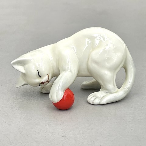  【 Danbury Mint 】Cats of Character "Playtime" ボールで遊ぶ白猫（USA アメリカ）｜ヴィンテージ・アンティーク