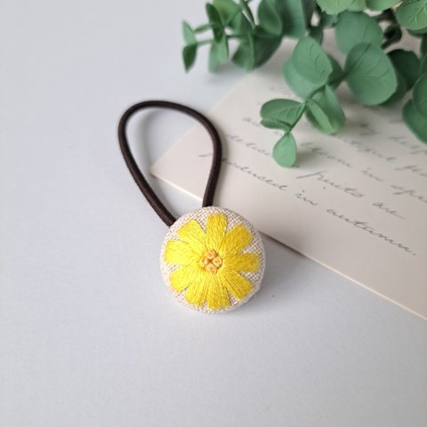 【送料無料】タンポポ刺繍のくるみボタンヘアゴム(22㎜)