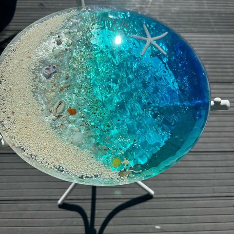 現品有り！　新作　ターコイズブルームーンビーチ　水紋の影　穏やかな海ガラスサイドテーブル　円形テーブル　緑色　レジンアート　海の水面　海 〜Minamo〜