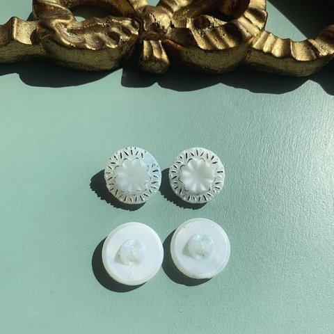 SALE【2コセット】#vintage#czech beads#czech button#チェコボタン　18㍉　milk white/silver