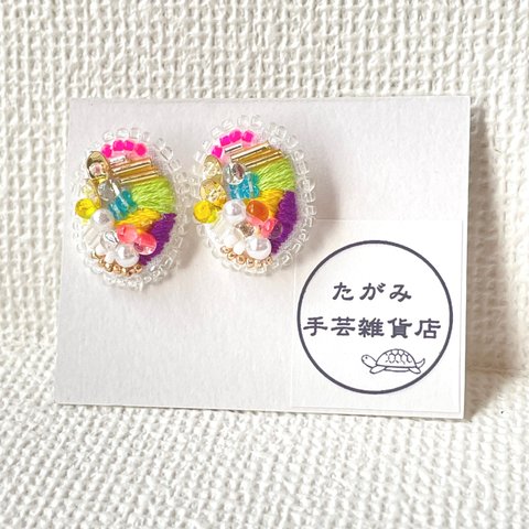 カラフルなビーズ刺繍のピアス☆