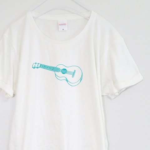 ウクレレ (しかも左利き仕様）のTシャツ【バニラホワイト】 ユニセックス 半袖クルーネックTシャツ