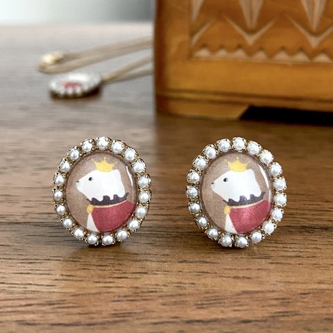 シロクマの王様ピアス/イヤリング