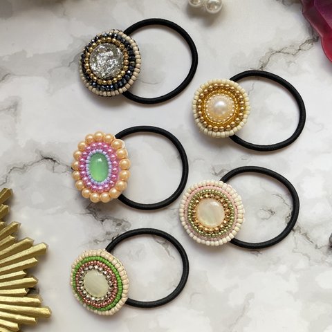 【New♡】ヘアゴム ビーズ刺繍 ビーズ 刺繍 ビーズ編み ヘアアクセサリー ヘアアクセ 上品 豪華 パーティ 結婚式 入学式 成人式 綺麗め パール 大人かわいい キラキラ ギフト プレゼント 