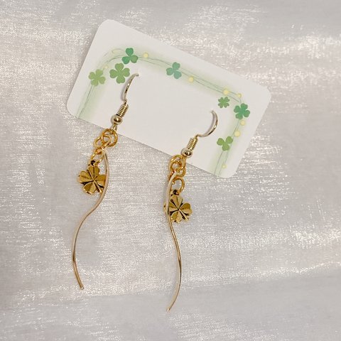 クローバーピアス🍀