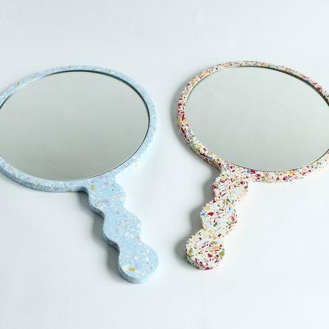 【オーダー作品】ジェスモナイトのカラフルな手鏡（カラー2色　ホワイト・ライトブルー）