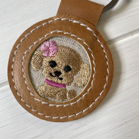 【刺繍】トイプー（薄茶）のキーホルダー